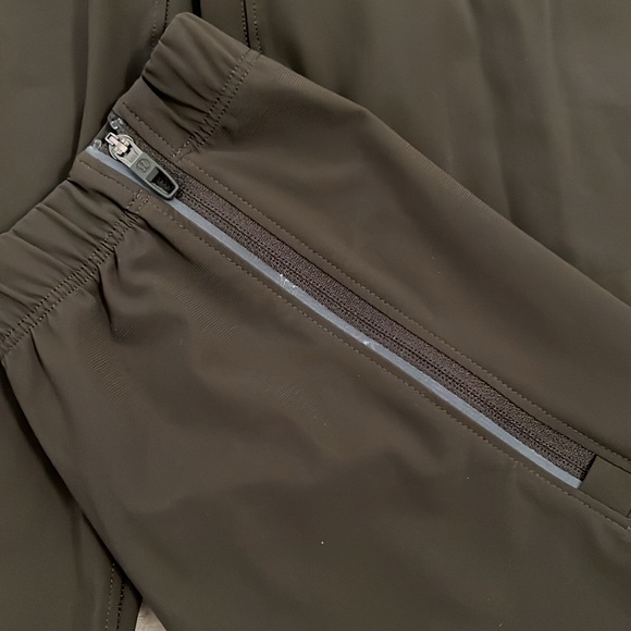 Men’s lululemon joggers in XS - Picture 2 of 8